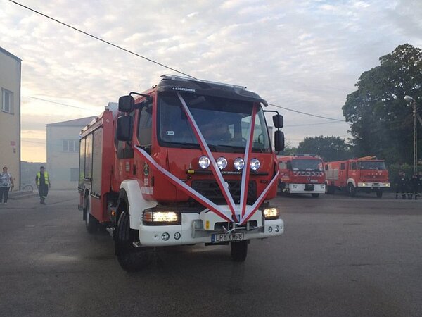 Nowodwór Strażacy pochwalili się nowym samochodem (foto)
